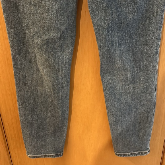 Judy Blue Women’s Relaxed Fit Crossover Stretch Jeans Medium Wash Size 29 (9) - Picture 7 of 10